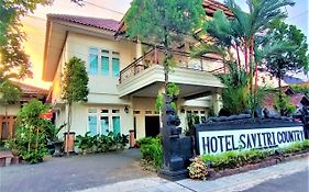 Hotel Savitri Country